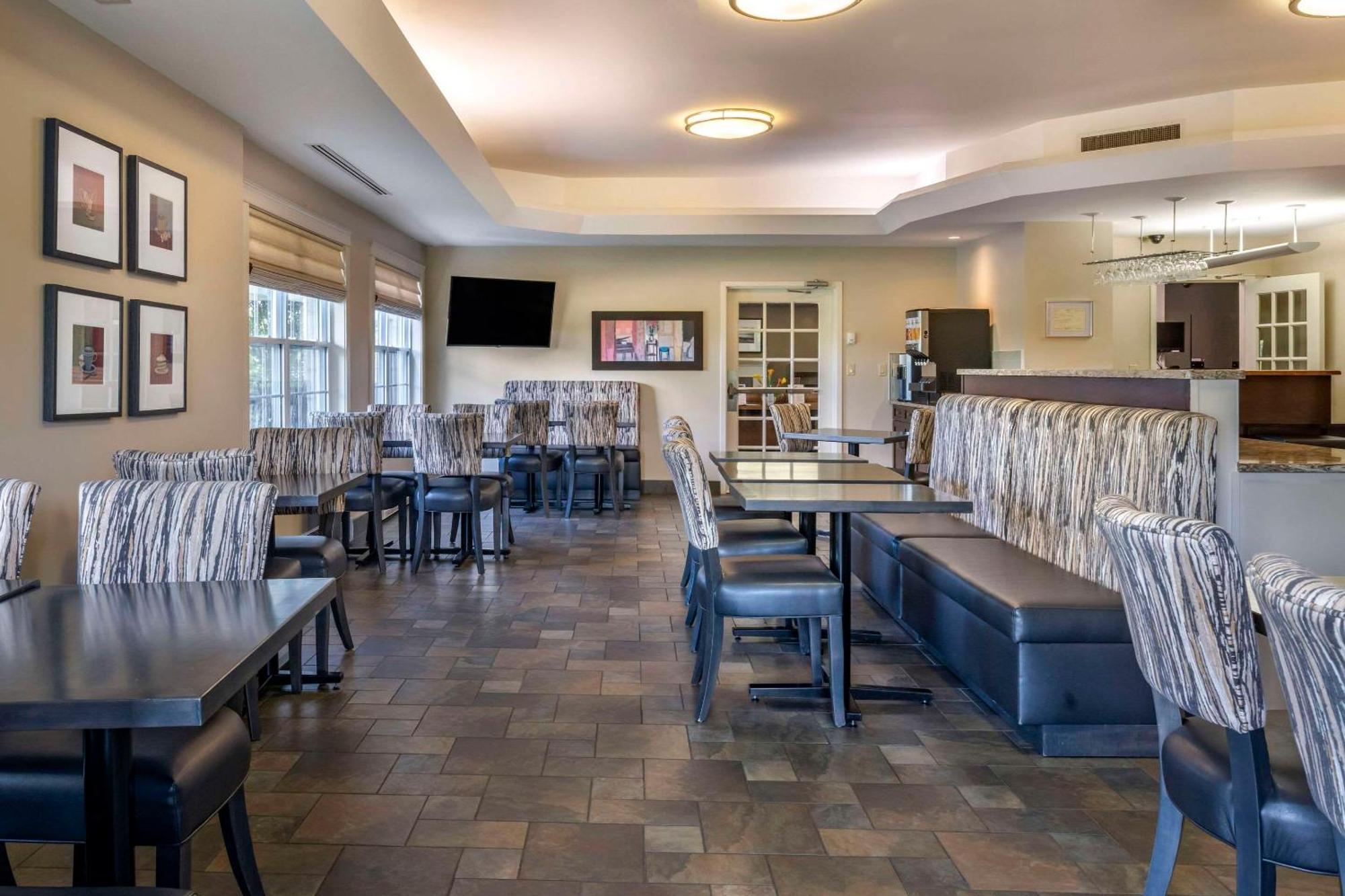 Quality Inn & Suites Quispamsis Rothesay Eksteriør billede