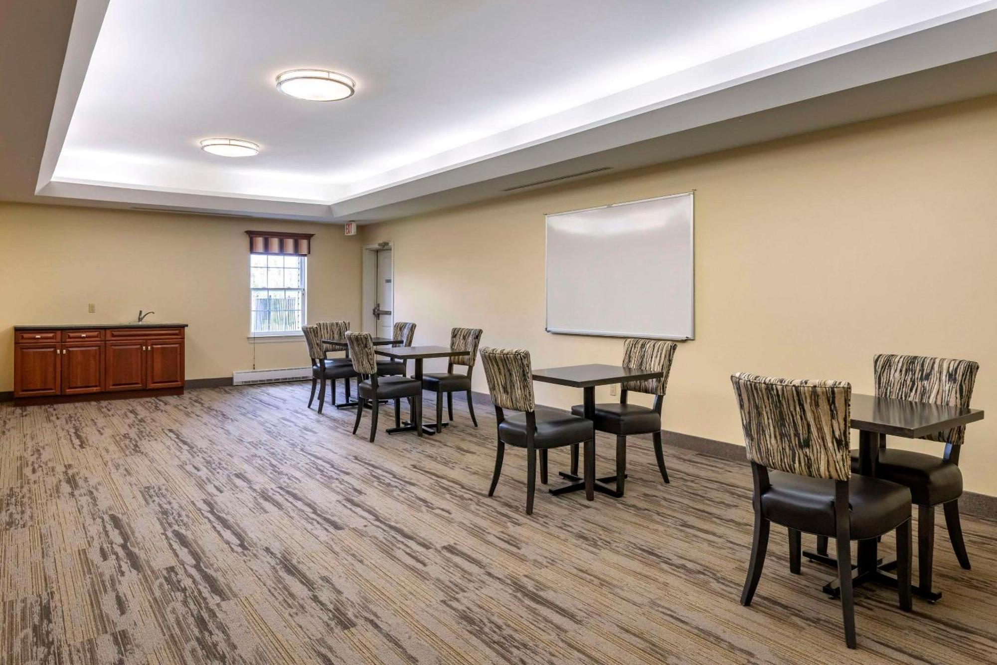 Quality Inn & Suites Quispamsis Rothesay Eksteriør billede